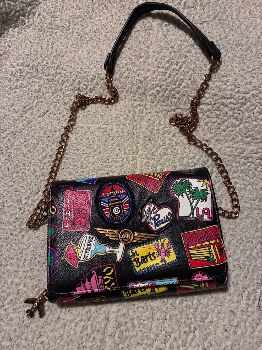 Betsey Johnson Jet Set bag, can be crossbody or clutch, lots of pockets